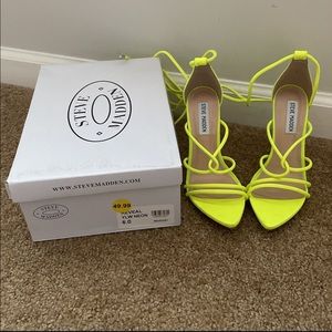 Neon Yellow Steven Madden Sandals (Size 6)